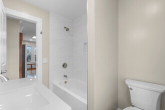 54 Locust Ave, Unit 2 in Danbury, CT - Building Photo - Building Photo