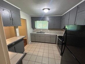 217 Hilltop Rd in Adamsville, AL - Foto de edificio - Building Photo
