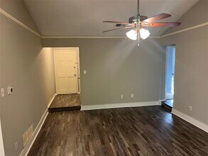 211 Turtle Creek Dr in Arlington, TX - Building Photo - Building Photo