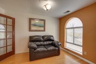 420 Phoenix Cir in Vallejo, CA - Building Photo