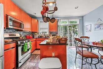 235 Price Ct in West New York, NJ - Building Photo - Building Photo