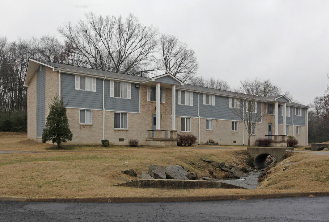 Cumberland Crossing in Madison, TN - Building Photo