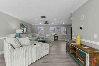 3921 Americana Dr-Unit -ID1230862P in Tampa, FL - Foto de edificio - Building Photo
