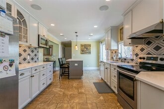 11 Ridgeway Ave in North Salem, NY - Building Photo - Building Photo
