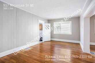 917 Michigan St NE in Grand Rapids, MI - Building Photo - Building Photo