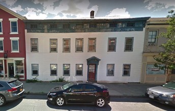 205-207 Warren St in Hudson, NY - Building Photo - Building Photo