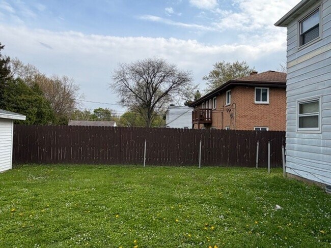 5956 N 67th St in Milwaukee, WI - Building Photo - Building Photo