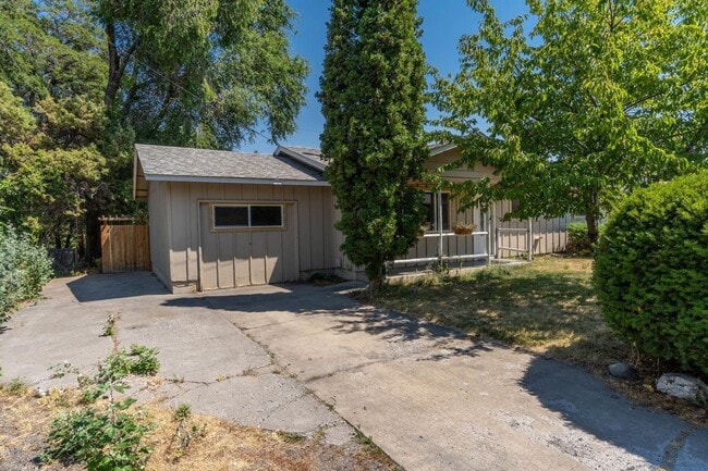 2640 NE Harvey Ln in Bend, OR - Building Photo - Building Photo