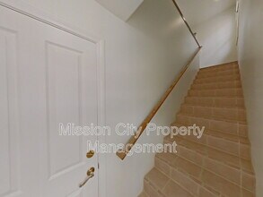 220 Meigs Rd in Santa Barbara, CA - Building Photo - Building Photo