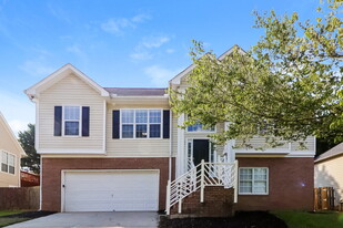 2975 Northcliff Dr in Suwanee, GA - Building Photo