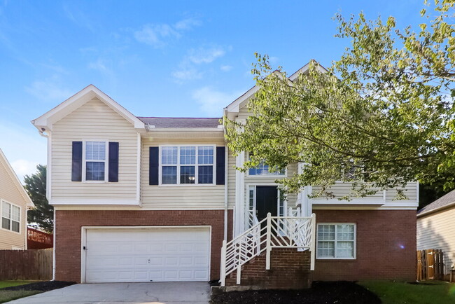 property at 2975 Northcliff Dr