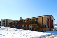 Chestnut Villa in Franklin Park, IL - Foto de edificio - Building Photo