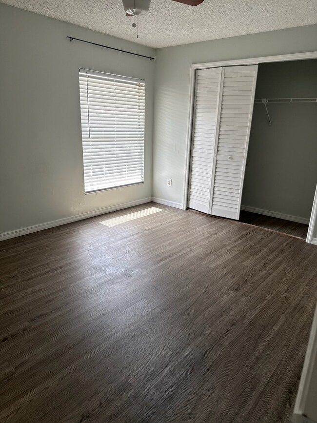 6233 Yorktown Dr, Unit 6233 in Orlando, FL - Foto de edificio - Building Photo