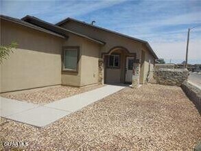 14387 High Rock Dr in El Paso, TX - Building Photo - Building Photo