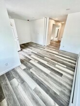 73 Brookside Ave in West Warwick, RI - Building Photo - Building Photo