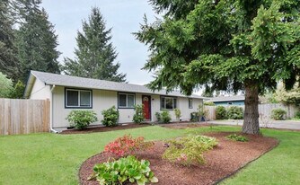 10710 115th Ave SW in Tacoma, WA - Building Photo