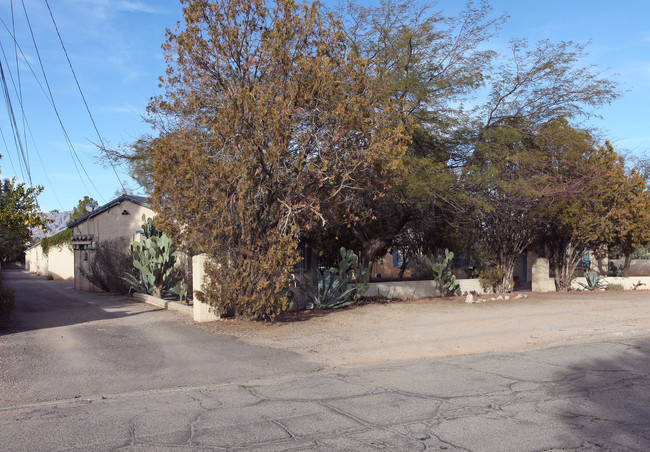 3619 E Fairmount St in Tucson, AZ - Foto de edificio - Building Photo