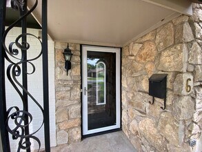 6 1 Main Pl in Benbrook, TX - Building Photo - Building Photo