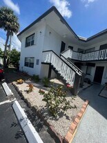 2401 NW 9th Ave in Wilton Manors, FL - Building Photo