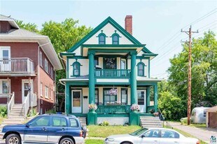 318-320 N 12th Ave E in Duluth, MN - Building Photo