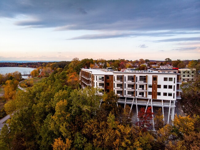 ONE Lakeview in Burlington, VT - Building Photo - Building Photo