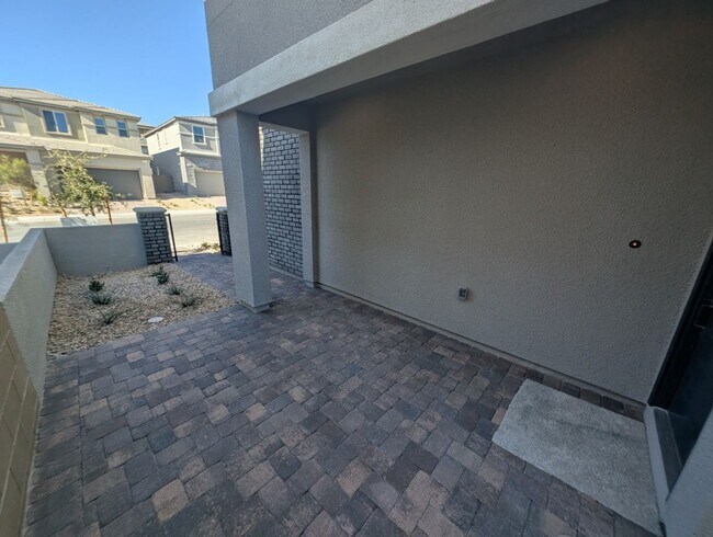 544 Clover Bar Ln in Las Vegas, NV - Building Photo - Building Photo