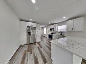 42 River Ct in South Bloomfield, OH - Building Photo - Building Photo