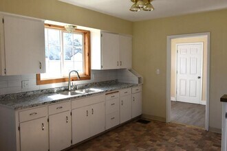 2422 Wiard St in Klamath Falls, OR - Building Photo - Building Photo