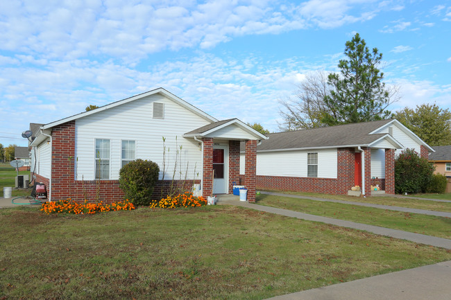 400 NW 6th St in Wagoner, OK - Building Photo - Building Photo