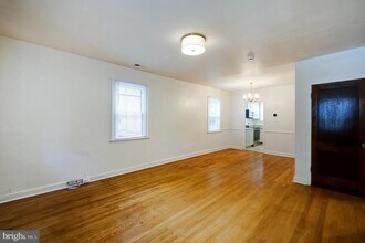 4851 Crescent St in Bethesda, MD - Building Photo - Building Photo