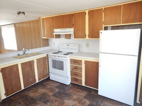 15015 N E Ochoco Hwy in Prineville, OR - Building Photo - Building Photo