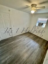 5674 Akra Ave, Unit 5674 in Jacksonville, FL - Building Photo - Building Photo