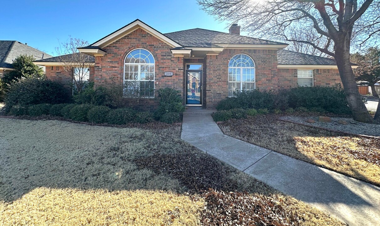 209 Sooner St in Wolfforth, TX - Building Photo