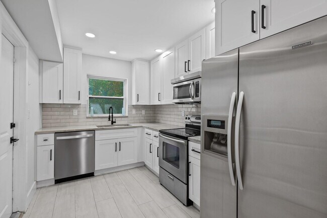 1339 Ave in Oakland Park, FL - Building Photo - Building Photo