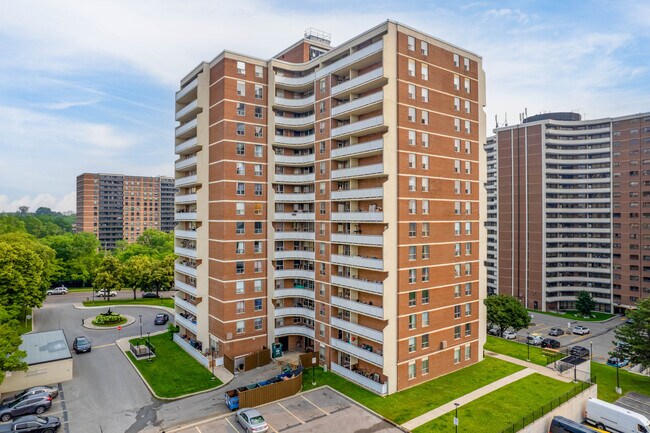 Richview Terrace in Toronto, ON - Building Photo - Building Photo