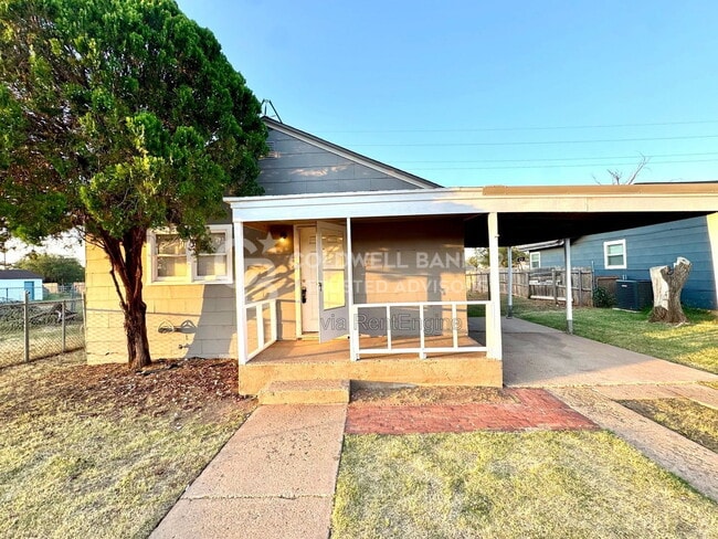 property at 3213 Erskine St