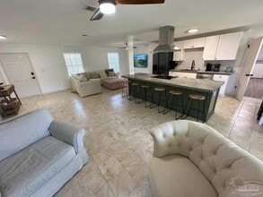 1406 Rancho Villa Dr in Gulf Breeze, FL - Building Photo - Building Photo