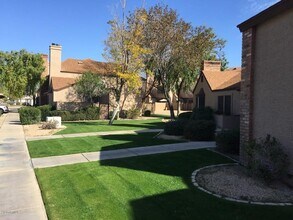 8111 W Wacker Rd-Unit -11 in Peoria, AZ - Building Photo - Building Photo