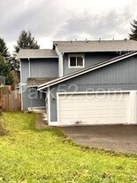 112 126th St E in Parkland, WA - Building Photo