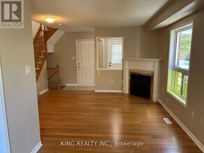 6415 Saratoga Way in Mississauga, ON - Building Photo - Building Photo