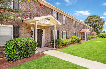 The Villas at Summer Creek in Goose Creek, SC - Building Photo - Building Photo