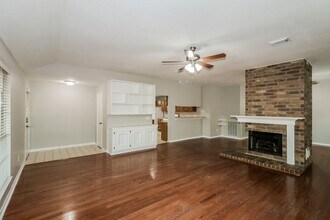 9423 Bayou Bluff Dr in Spring, TX - Building Photo - Building Photo