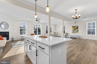 407 Paradise Rd in Riva, MD - Building Photo - Building Photo