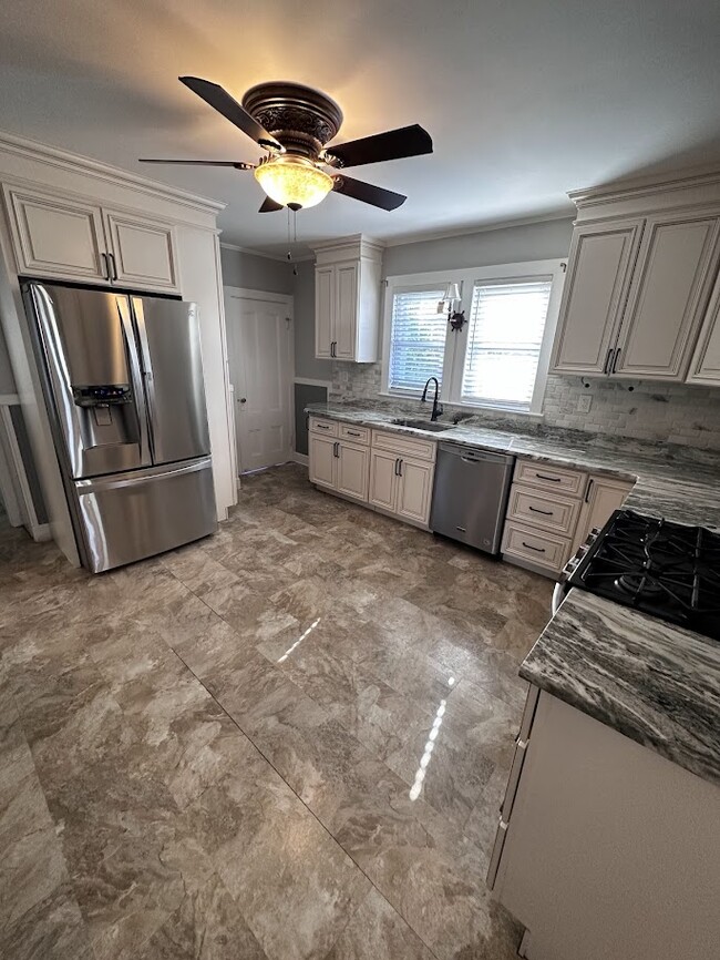 161 Liberty St, Unit 1 in Randolph, MA - Building Photo - Building Photo