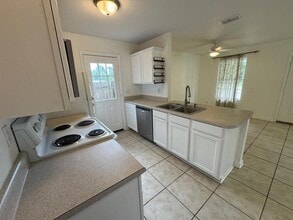 363 22nd Ave in Apalachicola, FL - Building Photo - Building Photo