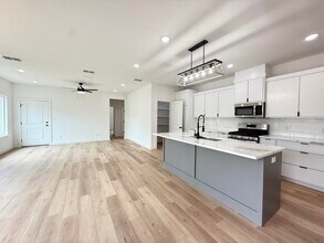 2102 Norwich Ave in Lubbock, TX - Building Photo - Building Photo