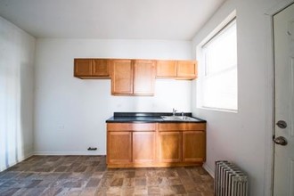 7700 S Carpenter St in Chicago, IL - Building Photo - Building Photo