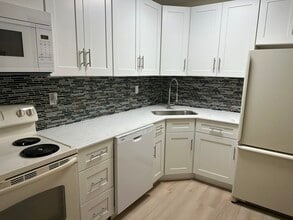 113 Cluff Crossing Rd in Salem, NH - Building Photo - Building Photo