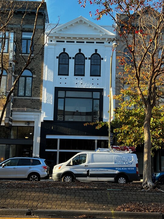 211 E Broad St in Richmond, VA - Foto de edificio