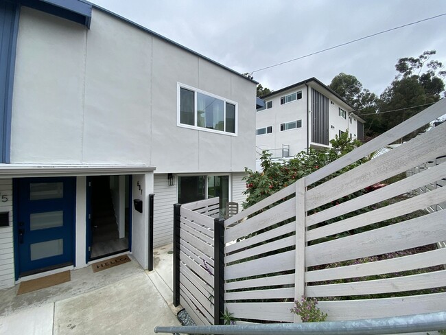605 Bush St in San Diego, CA - Building Photo - Building Photo
